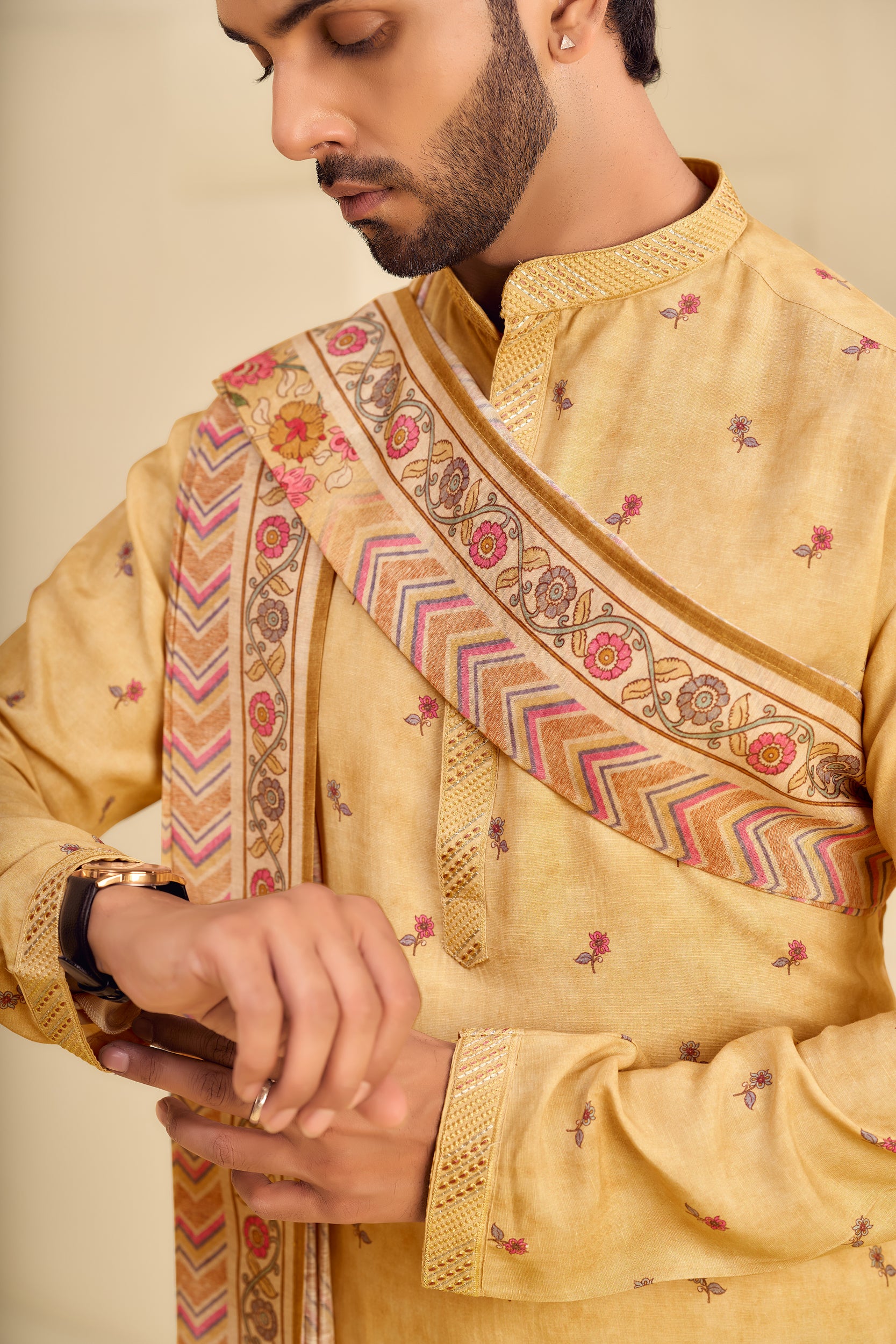 Mustard Kalamkari Printed Kurta, Stole with Off-White Pant