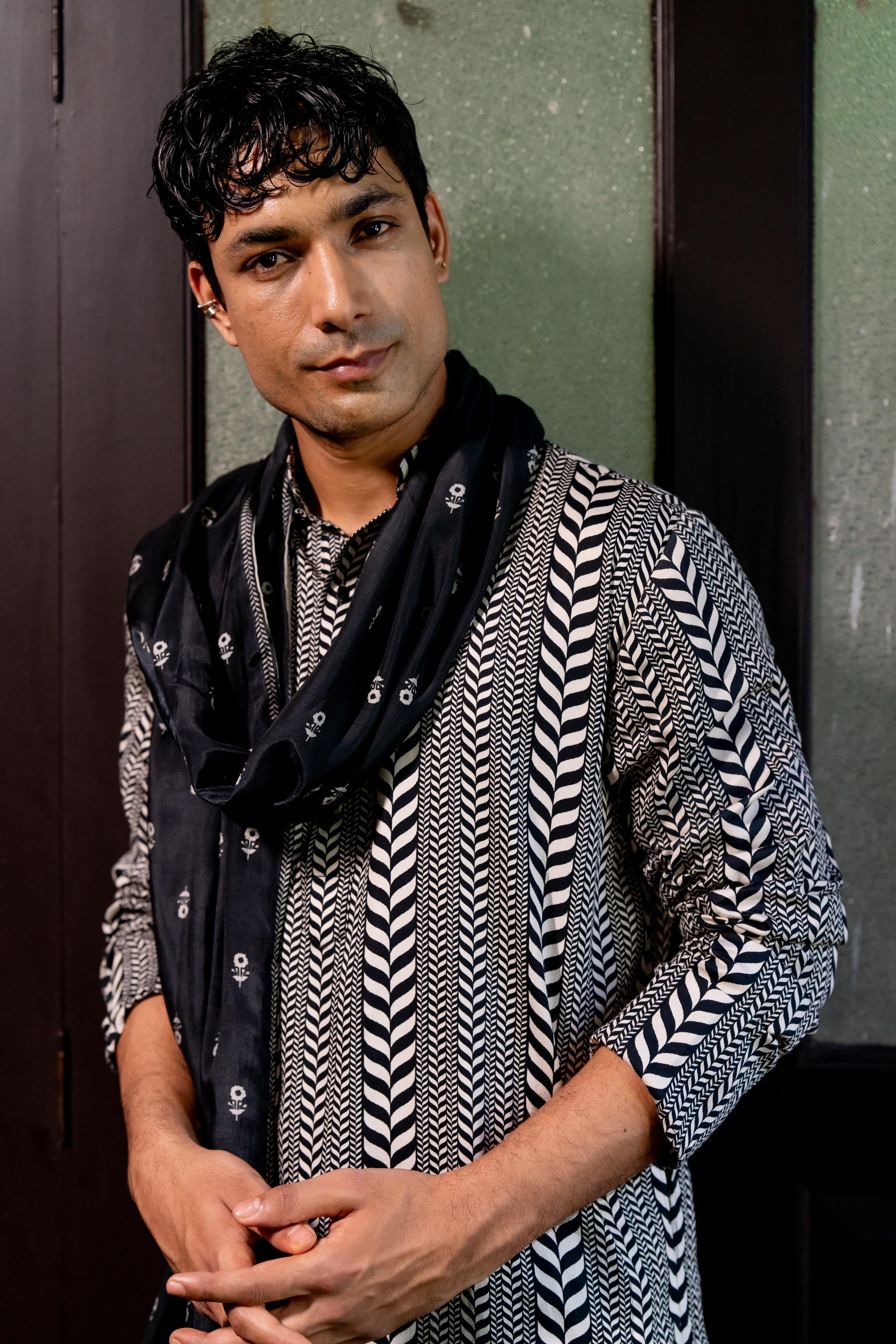 Black & White Digital Printed Kurta, Stole & Black Dyed Pants