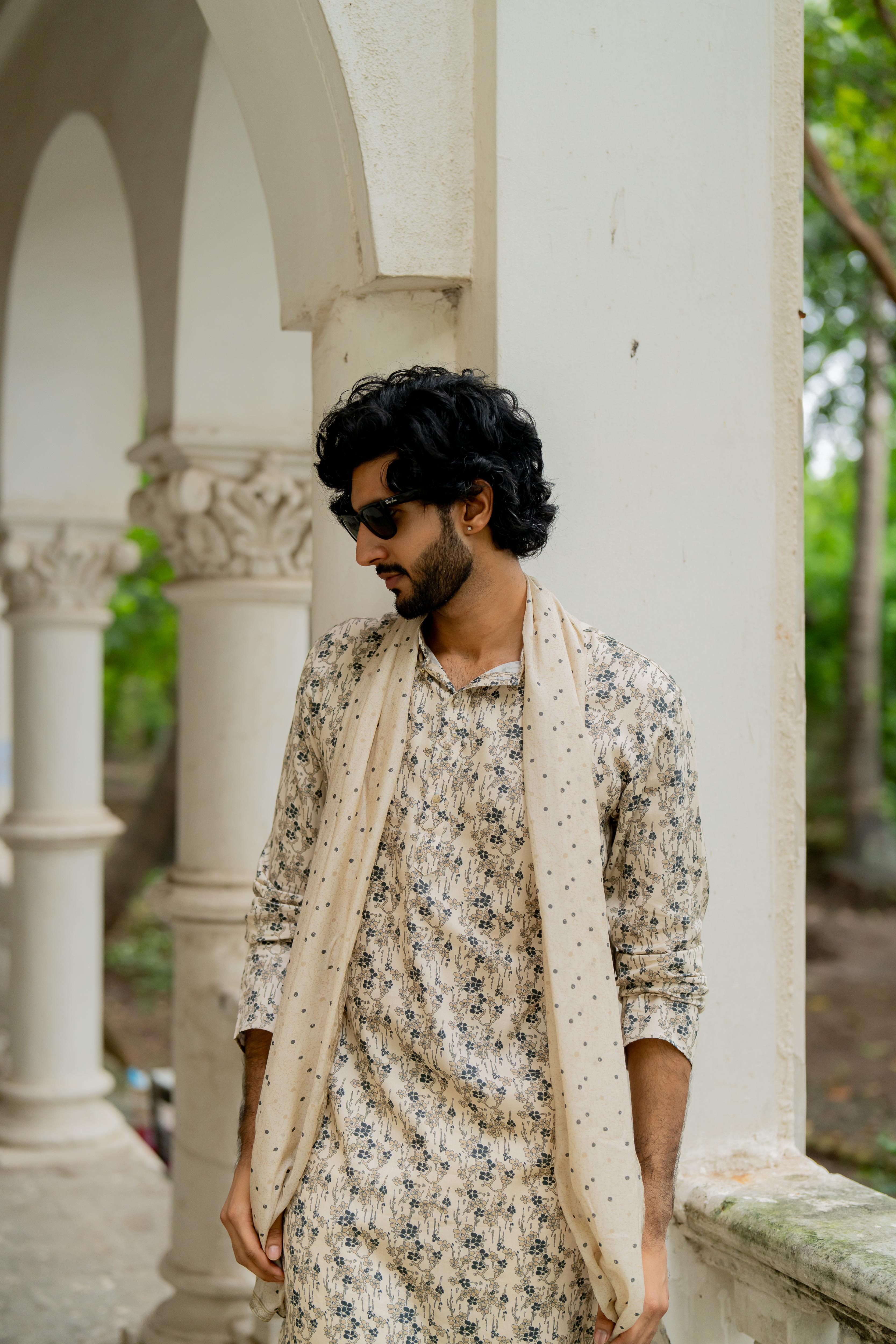 Black & Off White Digital Printed Kurta, Stole & Off White Dyed Pants