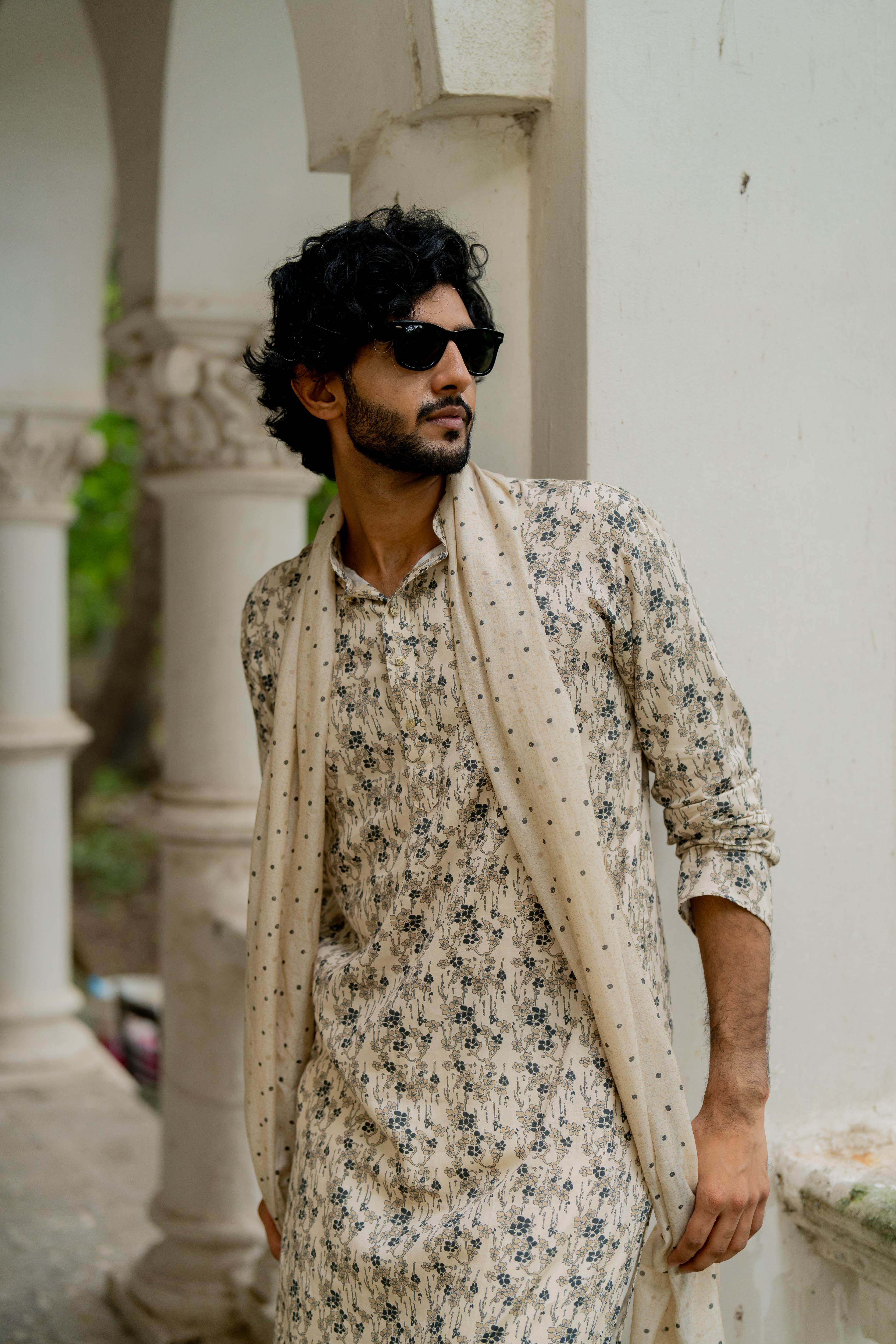 Black & Off White Digital Printed Kurta, Stole & Off White Dyed Pants