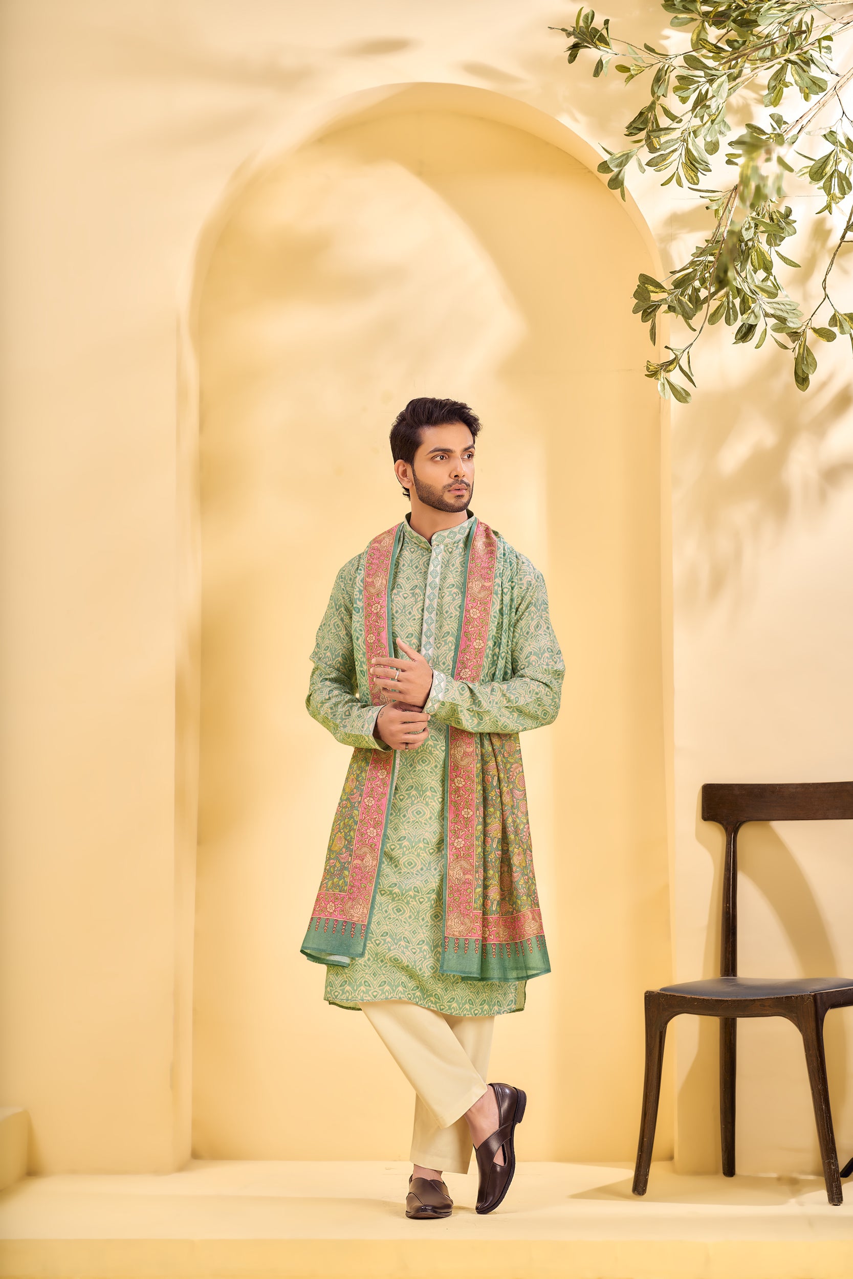 Turquoise Ikat-Patterned Kurta, Stole with Off-White Pant