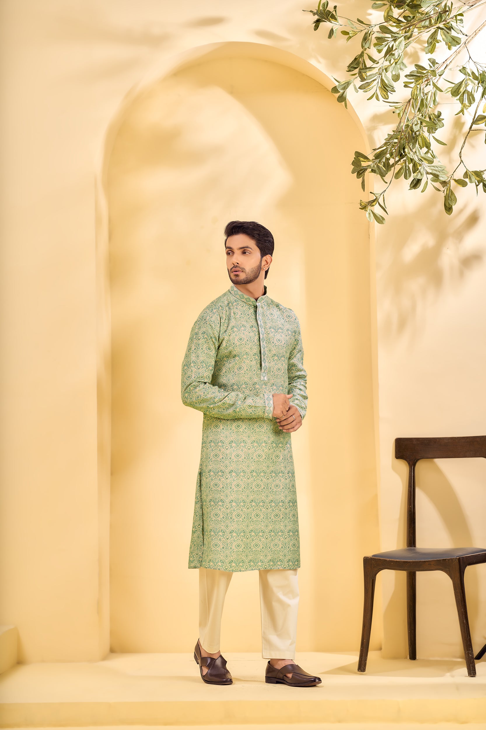 Turquoise Ikat-Patterned Kurta, Stole with Off-White Pant