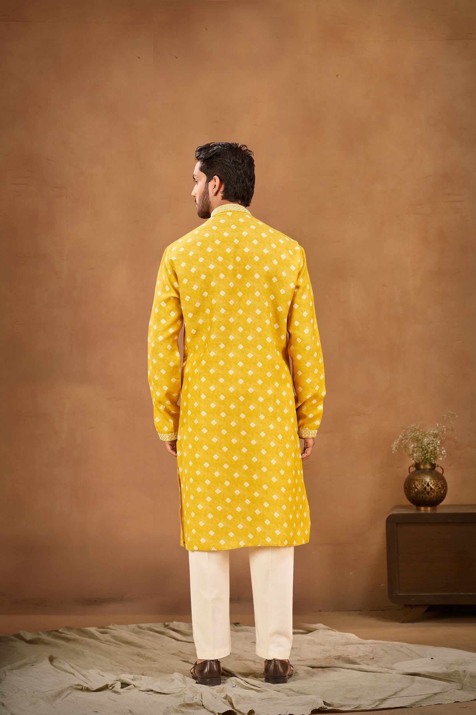 Yellow Shibori Butti-Patterned Kurta, Stole with Off-White Pants